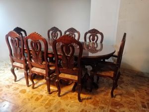 Juego De Comedor En Madera De Cedro Para 8 Personas Con Trinchador $27,000 Foto2
